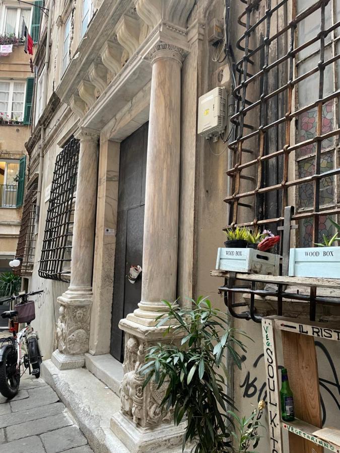 Appartamento In Piazza Dell'agnello - Genovainrelax *